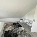 Moderne Gemuetliche 2-zimmer Bad-cannstatt *