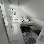 Moderne Gemuetliche 2-zimmer Bad-cannstatt *