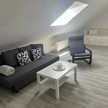 Moderne Gemuetliche 2-zimmer Bad-cannstatt