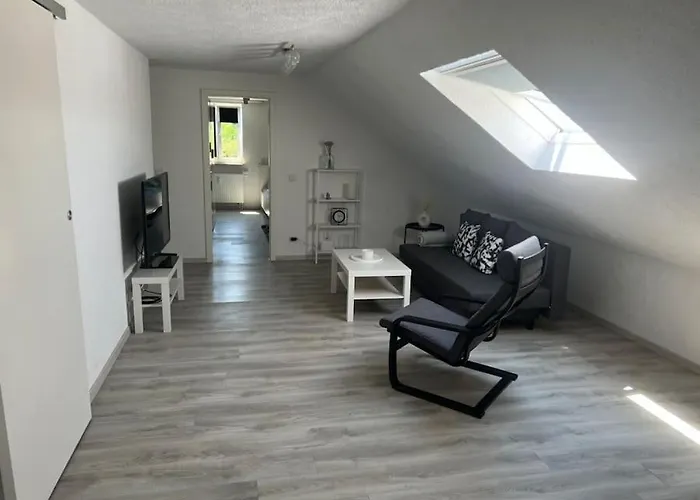 Moderne Gemuetliche 2-zimmer Bad-cannstatt Appartamento *