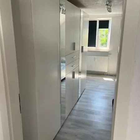Apartment Moderne Gemuetliche 2-zimmer Bad-cannstatt *