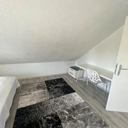 Moderne Gemuetliche 2-zimmer Bad-cannstatt *