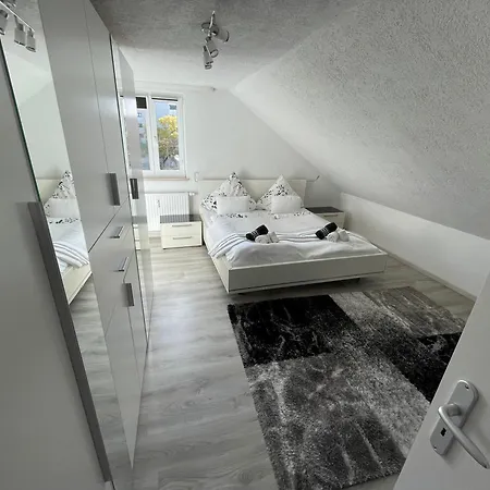 Moderne Gemuetliche 2-zimmer Bad-cannstatt *