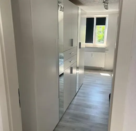 Apartament Moderne Gemuetliche 2-zimmer Bad-cannstatt *